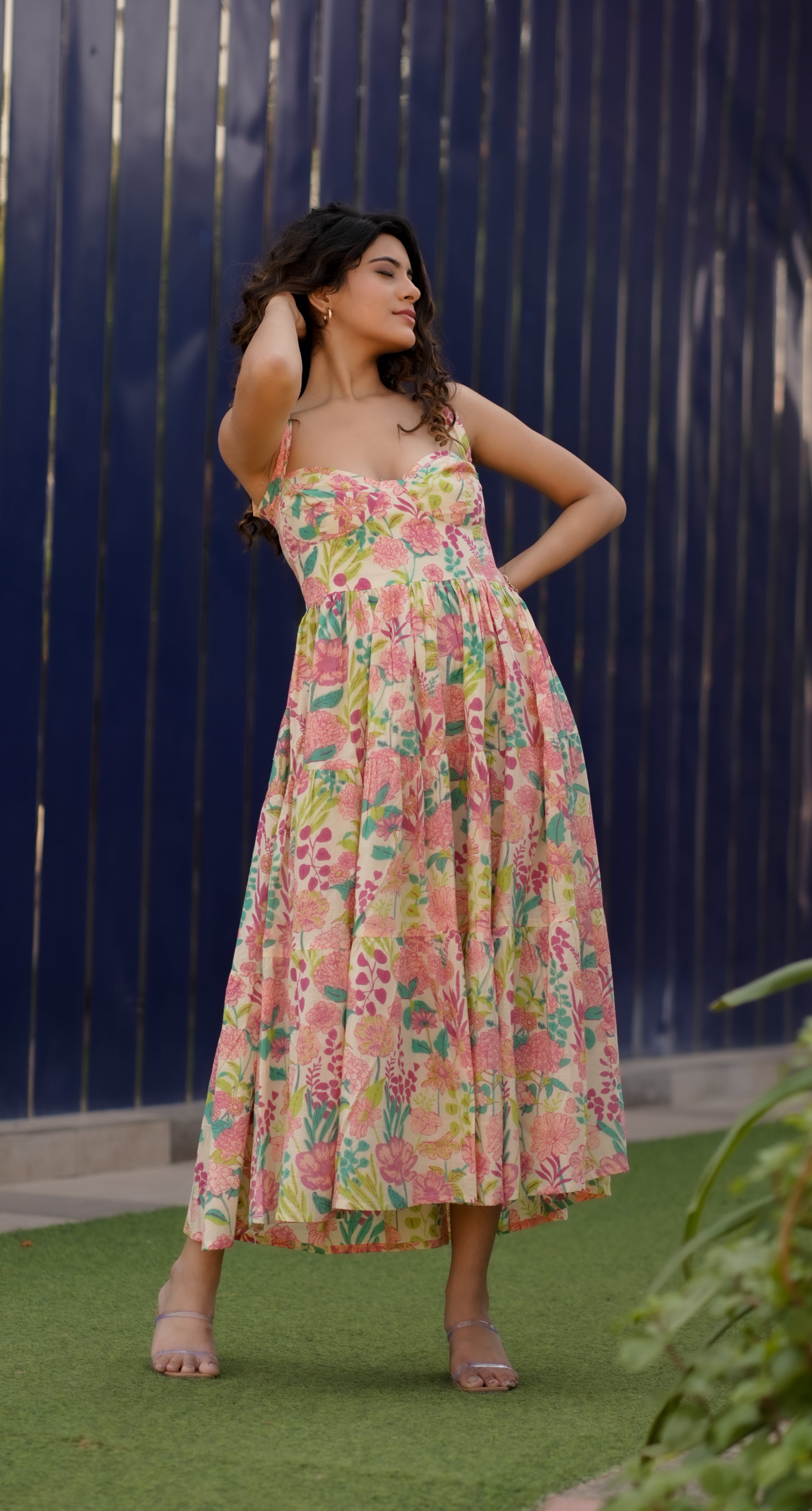 Sweet heart neckline